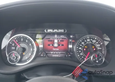 2022 Ram 1500 Big Horn 4X4 5'7 Box z USA, uszkodzony, nr VIN 1C6RRFFG9NN444094